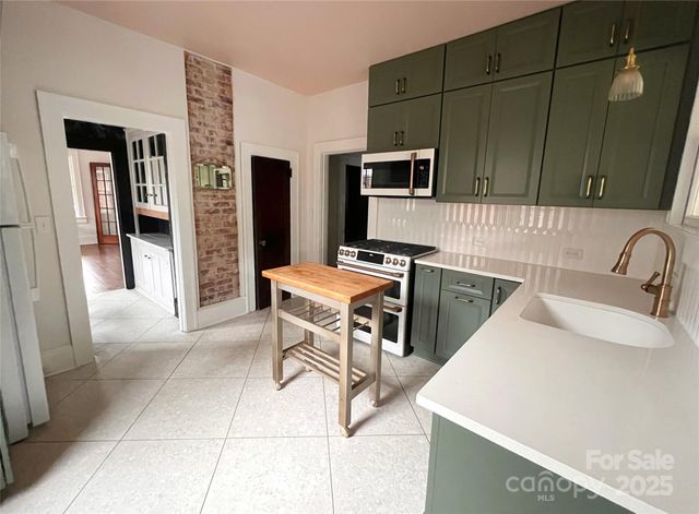 74 Linden Avenue, Asheville, NC 28801