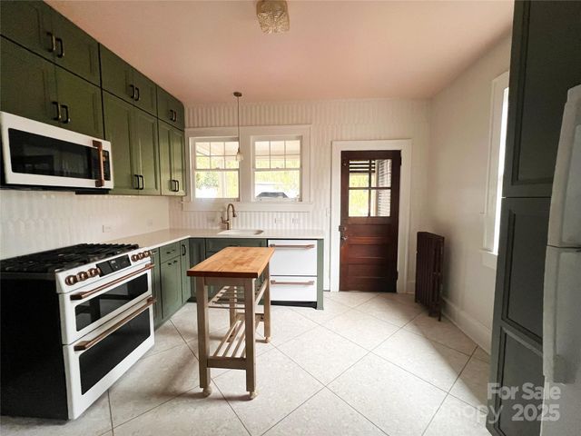 74 Linden Avenue, Asheville, NC 28801