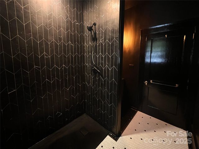 74 Linden Avenue, Asheville, NC 28801