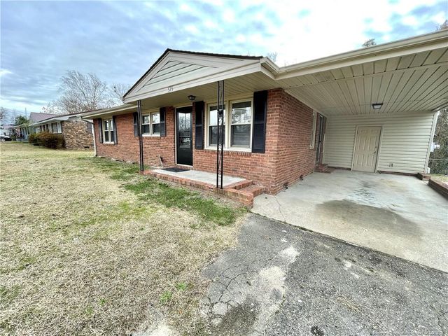575 Braxton Boulevard, Fayetteville, NC 28311