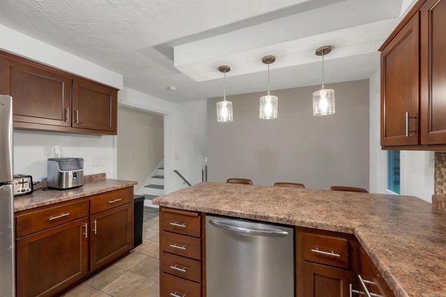 158 WINCHESTER WAY, Green Bay, WI 54302
