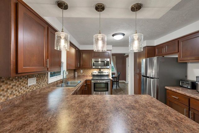 158 WINCHESTER WAY, Green Bay, WI 54302