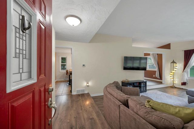 158 WINCHESTER WAY, Green Bay, WI 54302