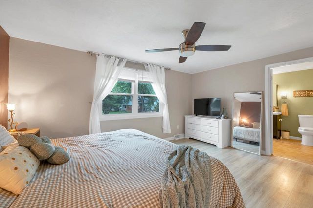 158 WINCHESTER WAY, Green Bay, WI 54302
