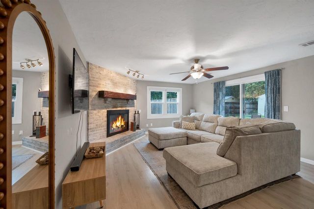 158 WINCHESTER WAY, Green Bay, WI 54302