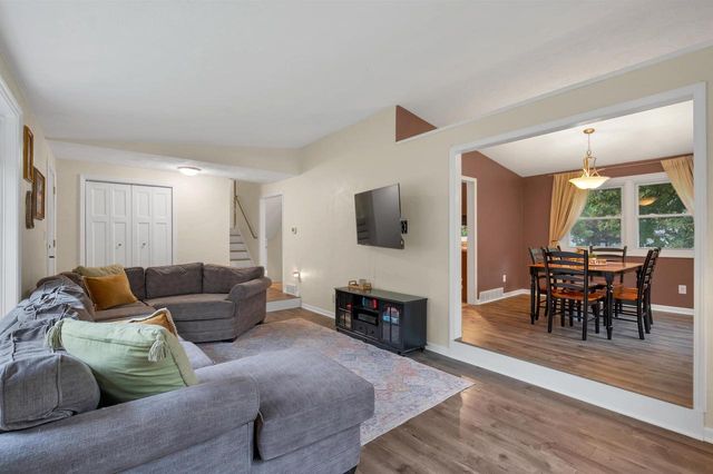 158 WINCHESTER WAY, Green Bay, WI 54302