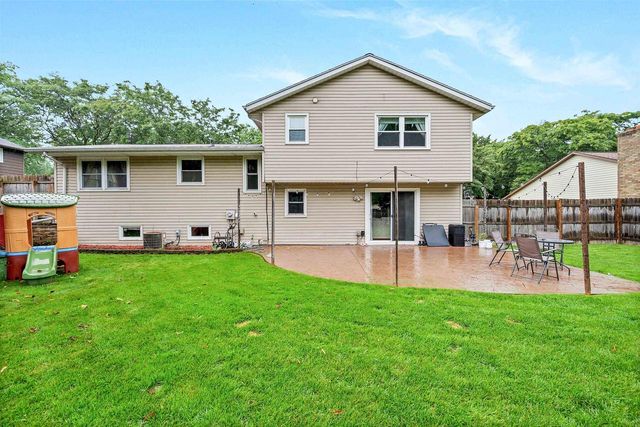 158 WINCHESTER WAY, Green Bay, WI 54302