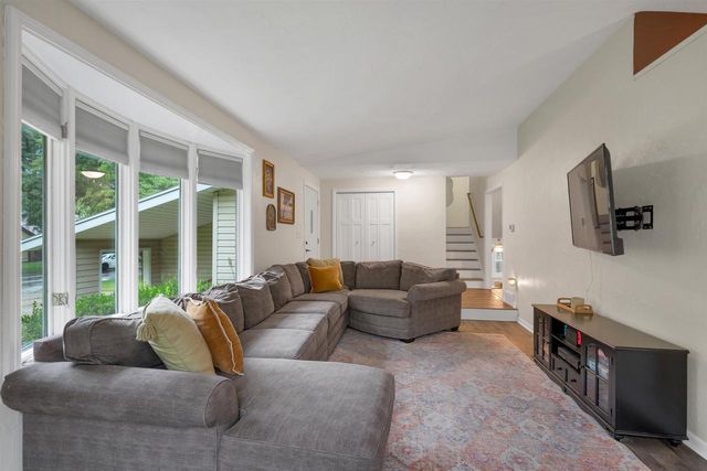 158 WINCHESTER WAY, Green Bay, WI 54302