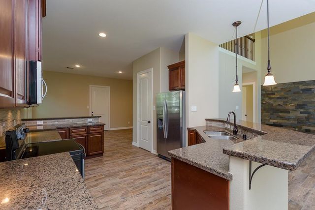 8403 Oak Knot Ct, Spring, TX 77389