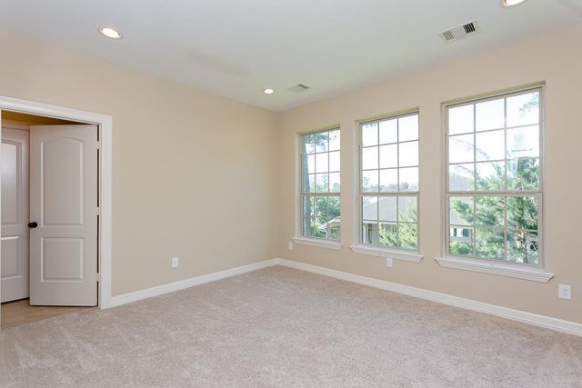 8403 Oak Knot Ct, Spring, TX 77389