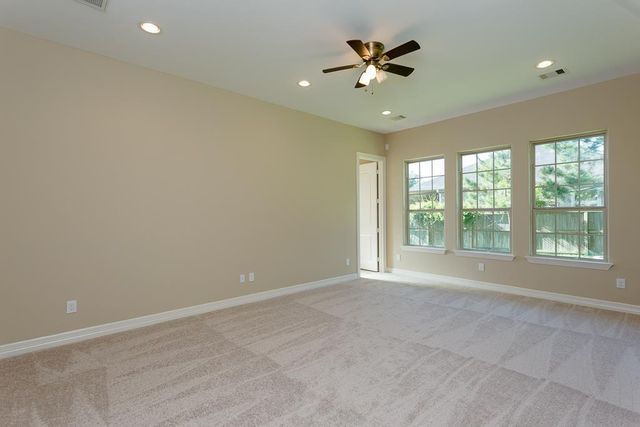 8403 Oak Knot Ct, Spring, TX 77389