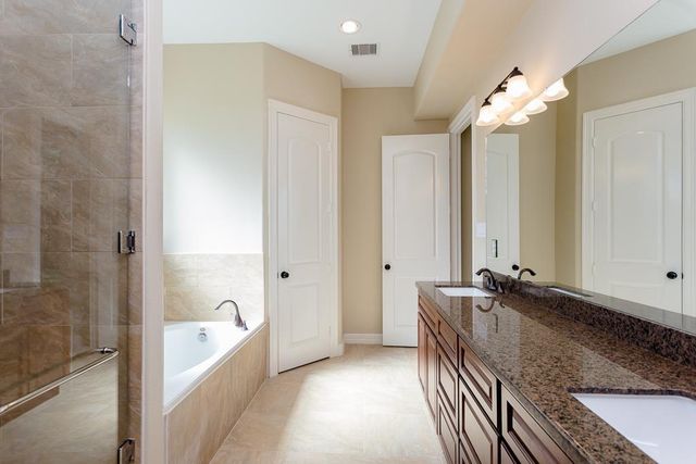 8403 Oak Knot Ct, Spring, TX 77389