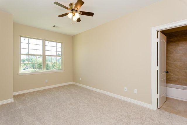 8403 Oak Knot Ct, Spring, TX 77389