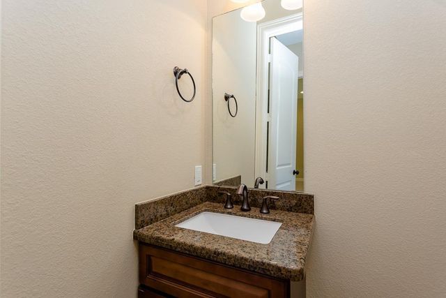 8403 Oak Knot Ct, Spring, TX 77389