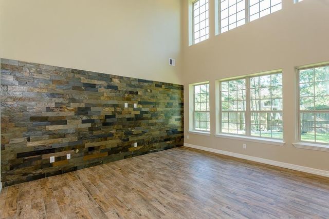 8403 Oak Knot Ct, Spring, TX 77389