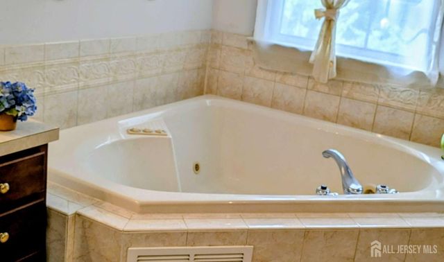 10 Okeson Street, Plainsboro, NJ 08536