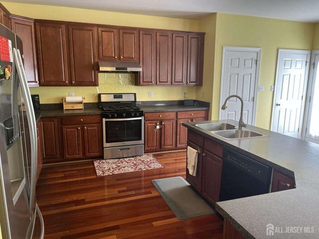 10 Okeson Street, Plainsboro, NJ 08536