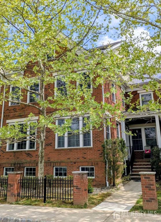 10 Okeson Street, Plainsboro, NJ 08536