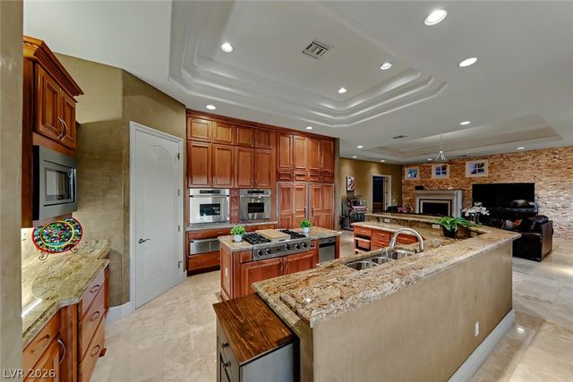 32 Via Siena Place, Henderson, NV 89011