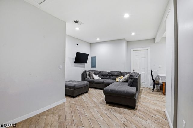 194 Hillside Ave, Newark City, NJ 07108