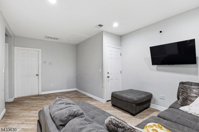 194 Hillside Ave, Newark City, NJ 07108