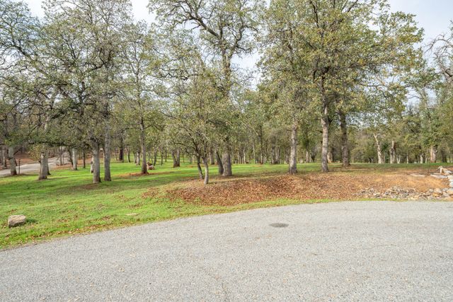El Camino Robles Road, Redding, CA 96001