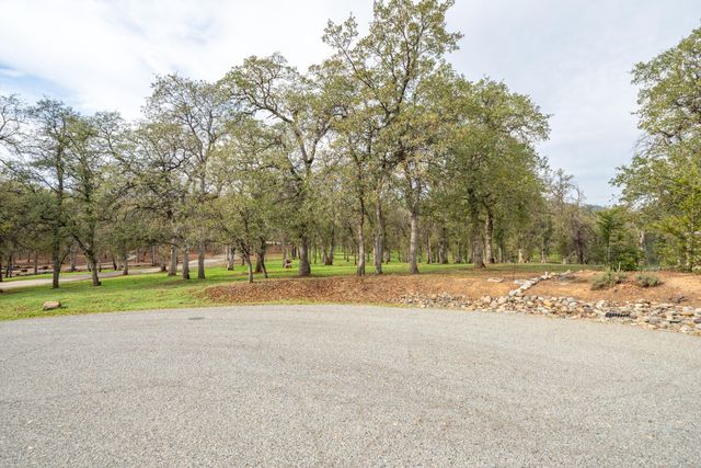 El Camino Robles Road, Redding, CA 96001