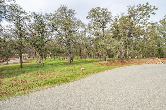 El Camino Robles Road, Redding, CA 96001