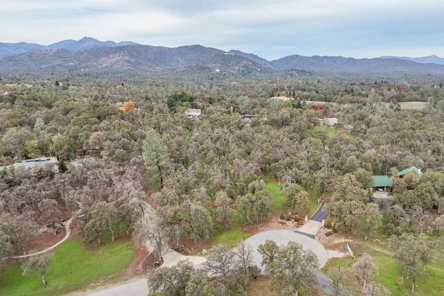 El Camino Robles Road, Redding, CA 96001