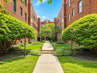 739 Hinman Avenue 1W, Evanston, IL 60202