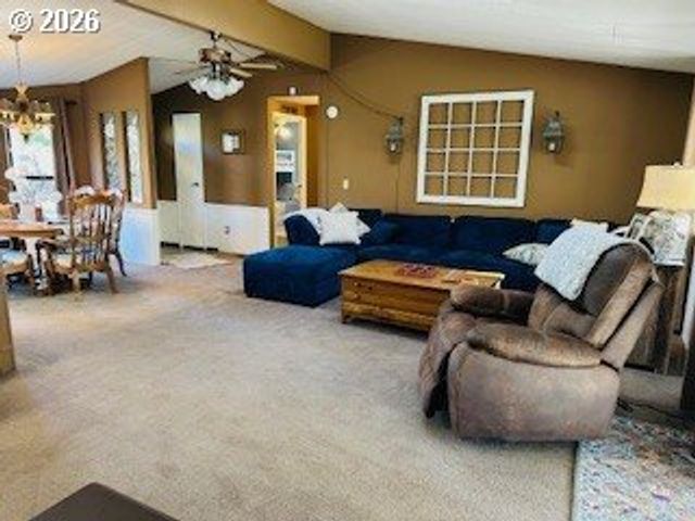 76248 Garden Rd, Oakridge, OR 97463