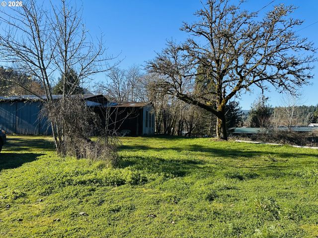 76248 Garden Rd, Oakridge, OR 97463