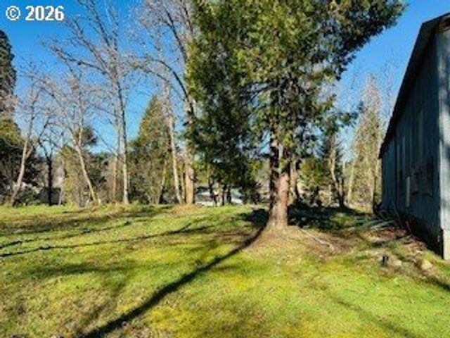 76248 Garden Rd, Oakridge, OR 97463