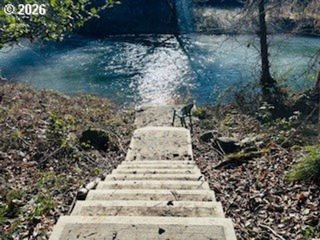 76248 Garden Rd, Oakridge, OR 97463