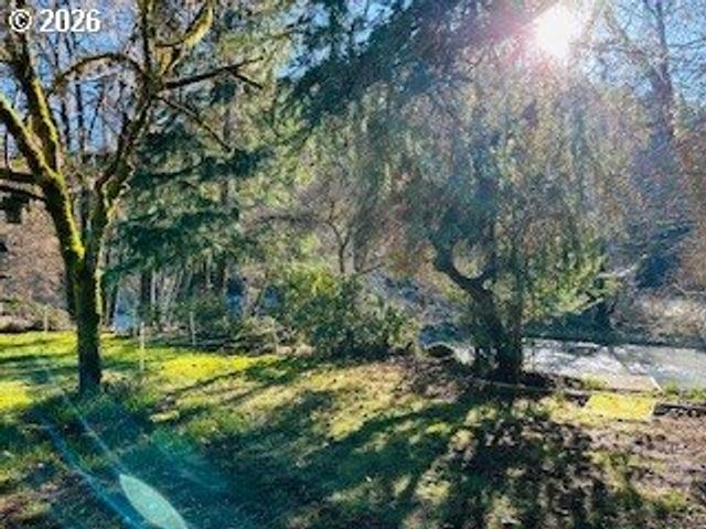 76248 Garden Rd, Oakridge, OR 97463