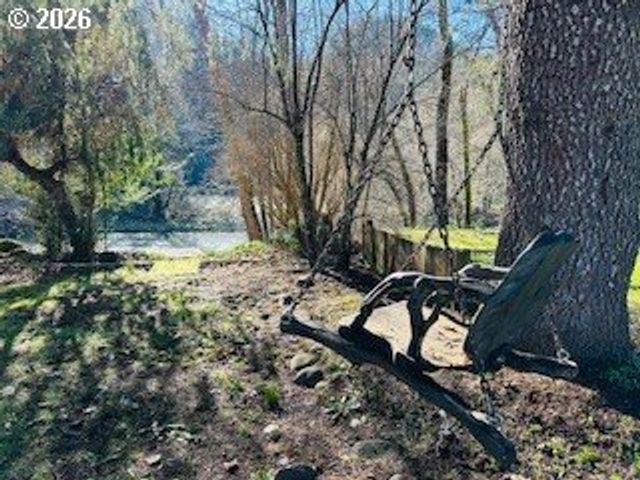 76248 Garden Rd, Oakridge, OR 97463