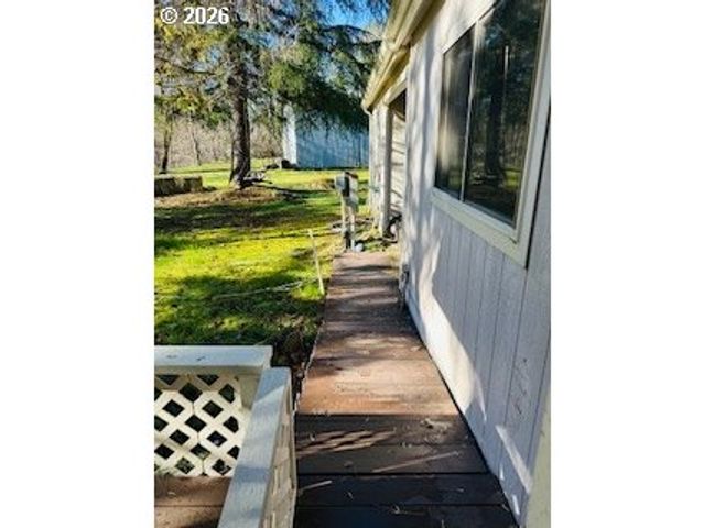 76248 Garden Rd, Oakridge, OR 97463