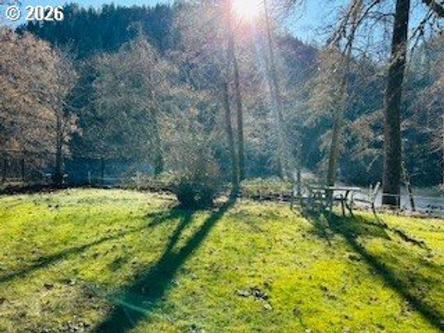 76248 Garden Rd, Oakridge, OR 97463