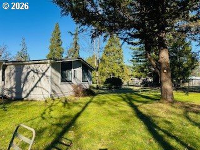 76248 Garden Rd, Oakridge, OR 97463