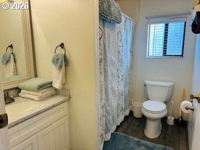 76248 Garden Rd, Oakridge, OR 97463