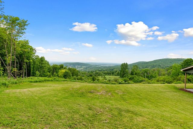 38 Hillcrest Heights, St. Albans Town, VT 05478
