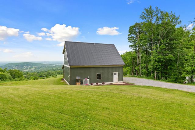 38 Hillcrest Heights, St. Albans Town, VT 05478