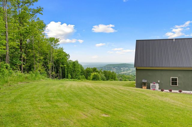 38 Hillcrest Heights, St. Albans Town, VT 05478