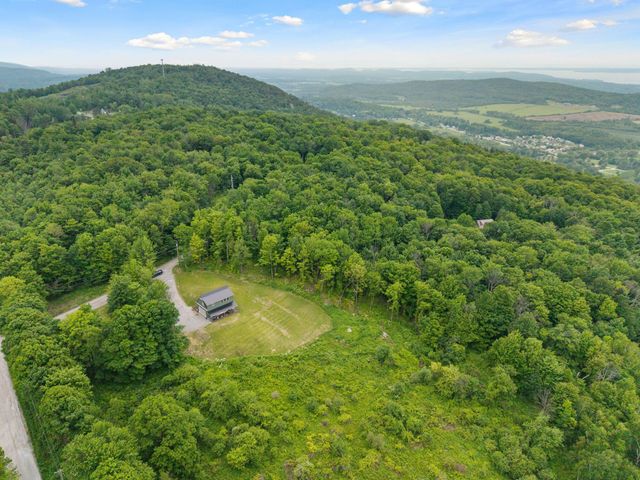 38 Hillcrest Heights, St. Albans Town, VT 05478