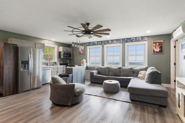 38 Hillcrest Heights, St. Albans Town, VT 05478
