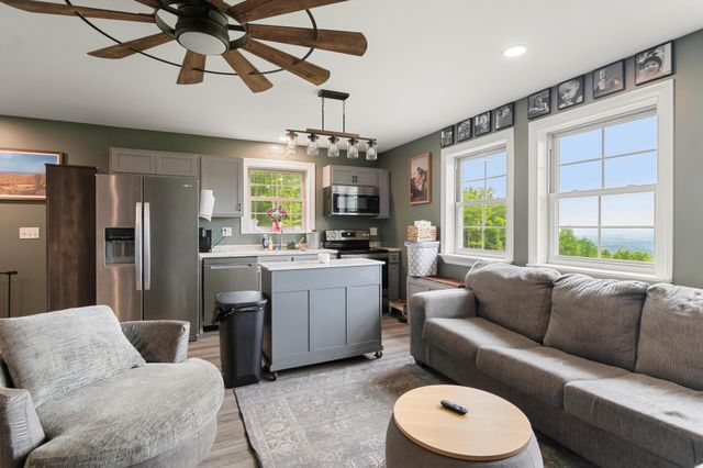 38 Hillcrest Heights, St. Albans Town, VT 05478