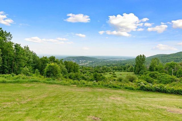 38 Hillcrest Heights, St. Albans Town, VT 05478