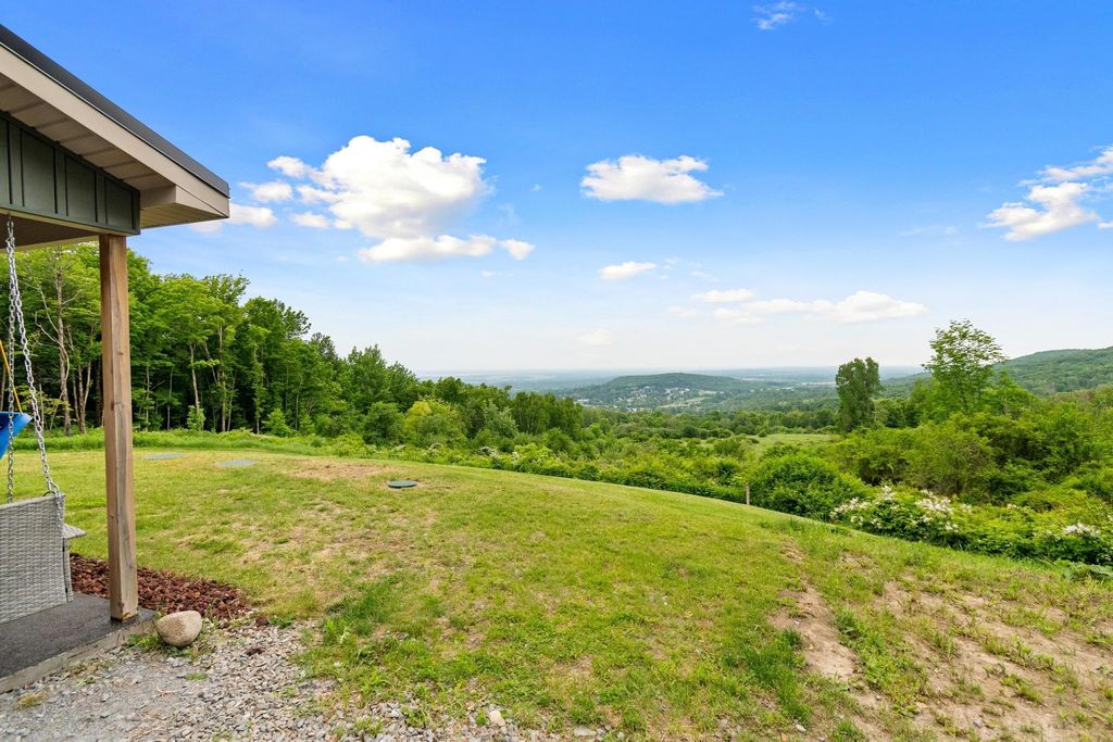 38 Hillcrest Heights, St. Albans Town, VT 05478