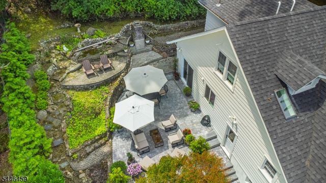 8 Birchwood Rd, North Caldwell Boro, NJ 07006