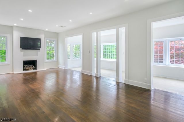 8 Birchwood Rd, North Caldwell Boro, NJ 07006